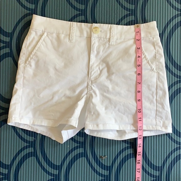 American Eagle High-Rise White Shorts - Picture 4 of 8